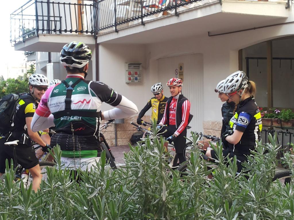 Residence Oleandro Pietra Ligure Εξωτερικό φωτογραφία