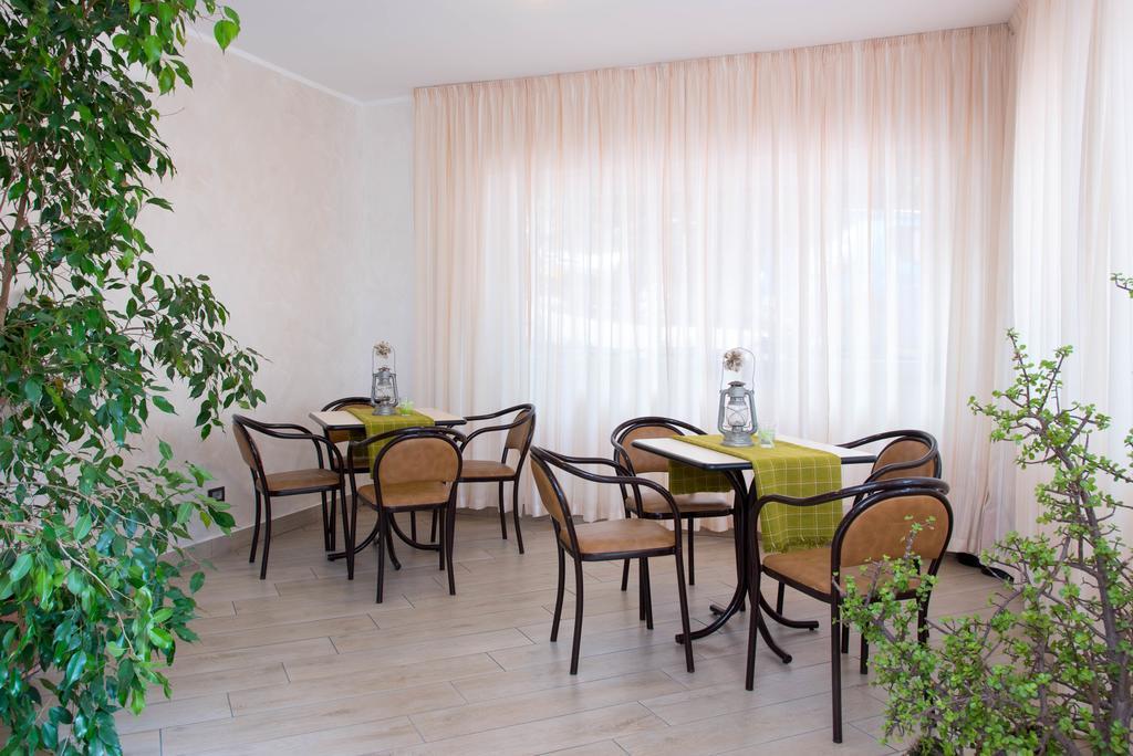 Residence Oleandro Pietra Ligure Εξωτερικό φωτογραφία