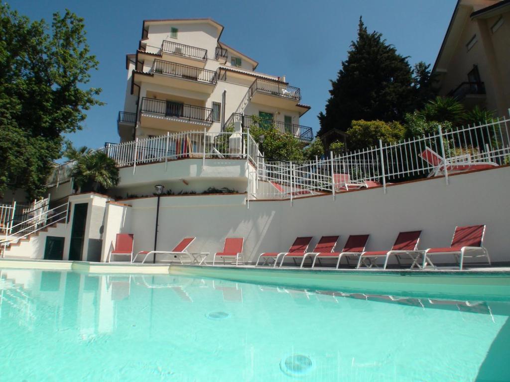 Residence Oleandro Pietra Ligure Εξωτερικό φωτογραφία