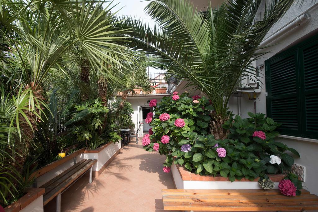 Residence Oleandro Pietra Ligure Εξωτερικό φωτογραφία