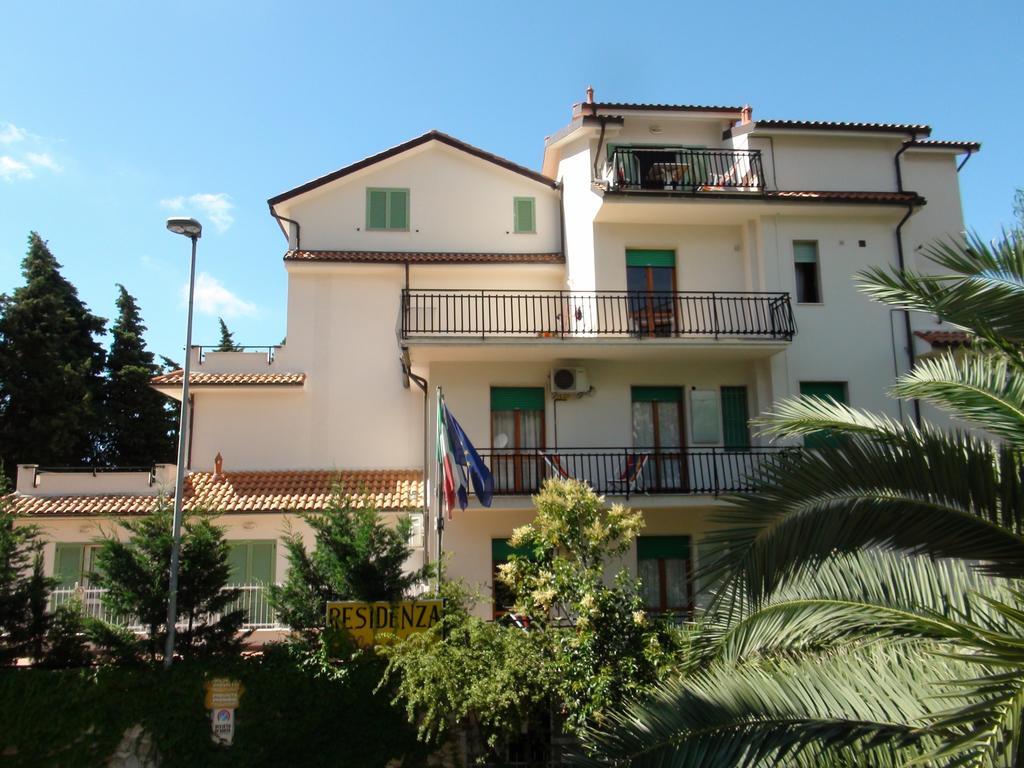 Residence Oleandro Pietra Ligure Εξωτερικό φωτογραφία