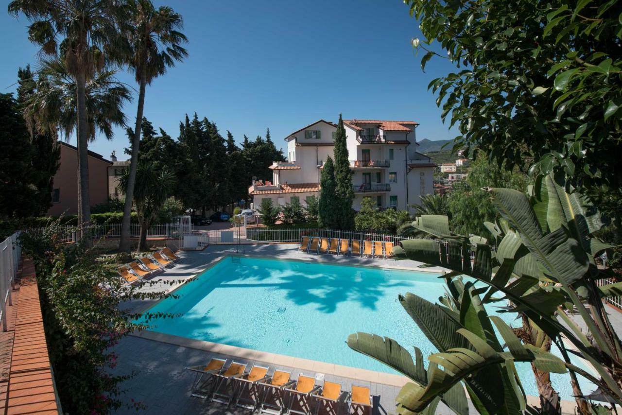 Residence Oleandro Pietra Ligure Εξωτερικό φωτογραφία