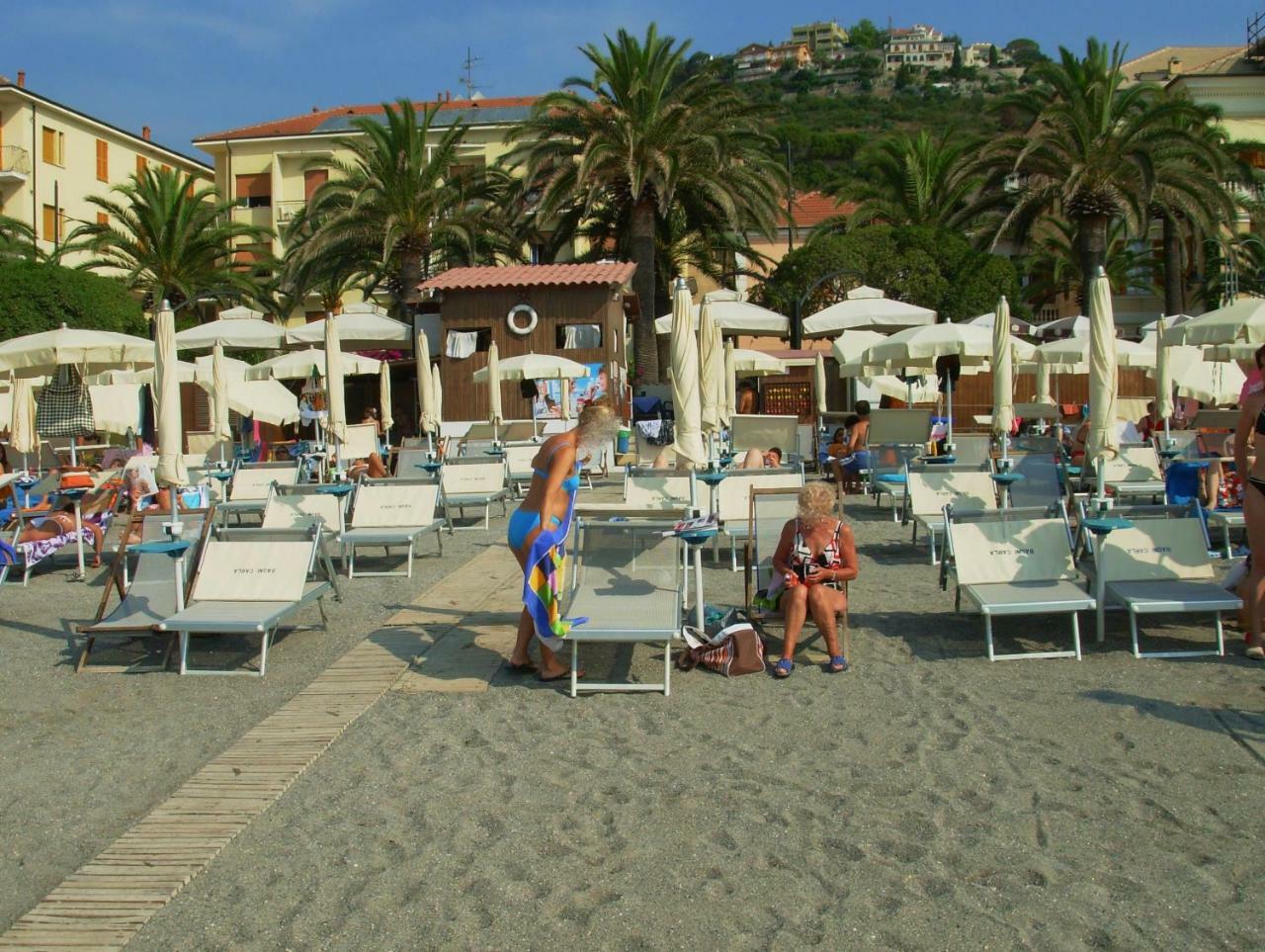 Residence Oleandro Pietra Ligure Εξωτερικό φωτογραφία